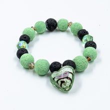 Lade das Bild in den Galerie-Viewer, Armband "Heart of Glas" softgrün für Sie